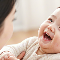 宝宝睡醒后有这3种表现，暗示大脑发育超棒，哪怕占一个也聪明娃