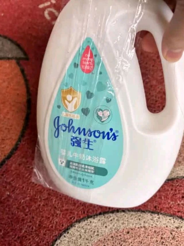 被狠狠种草!强生婴儿牛奶沐浴露绝了