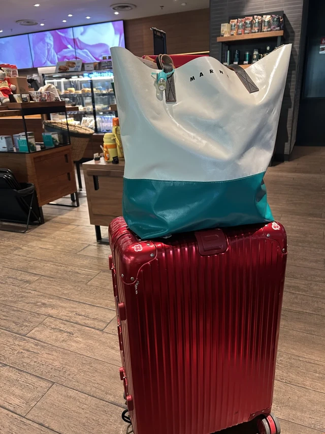 这个MARNI单肩包真的好能装啊～