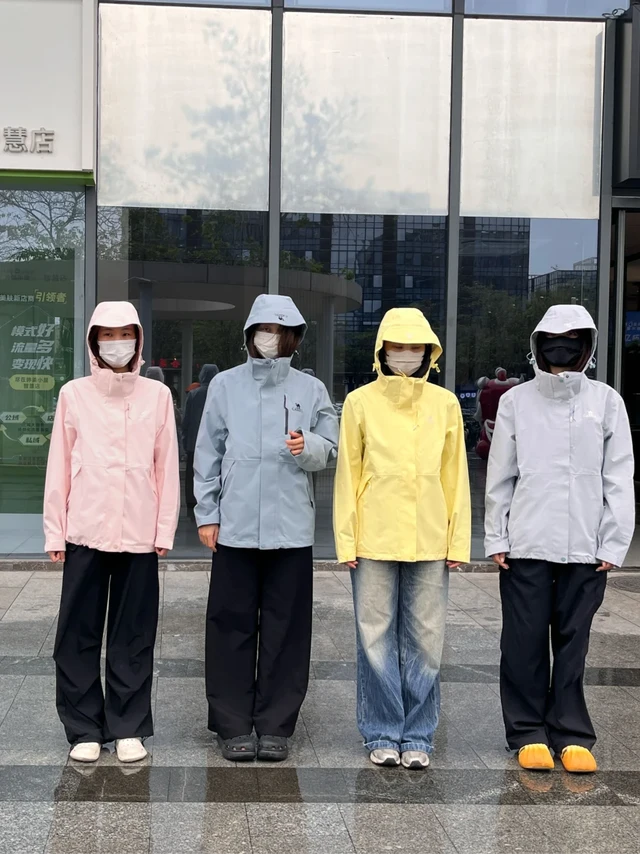 听劝的风还是刮到了冲锋衣这 😙