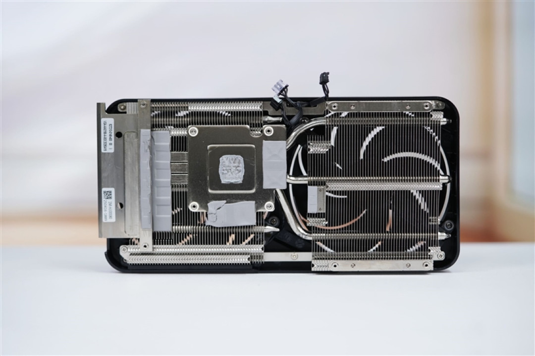 耕升RTX 5060暴风OC评测:2K DLSS4搞定黑猴、烤机仅67度