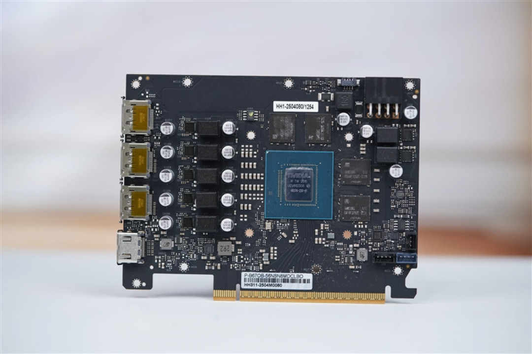 耕升RTX 5060暴风OC评测:2K DLSS4搞定黑猴、烤机仅67度