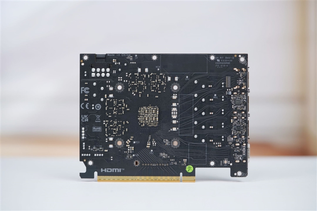 耕升RTX 5060暴风OC评测:2K DLSS4搞定黑猴、烤机仅67度