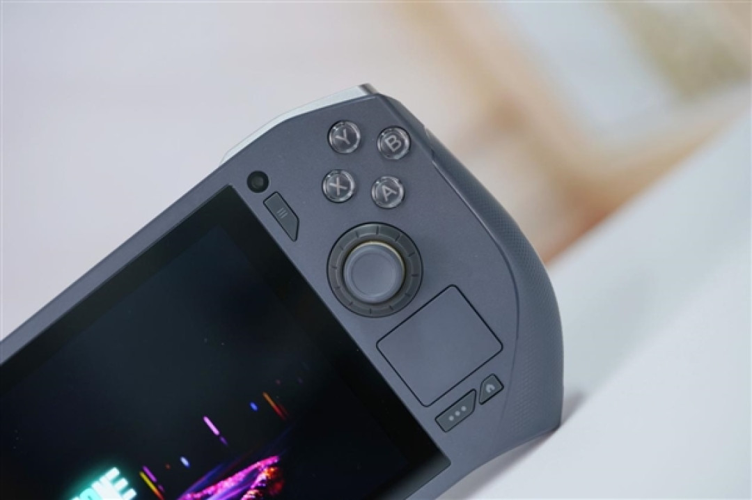 畅玩3A游戏大作!索泰ZONE游戏掌机图赏