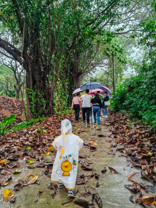 牧萌儿童雨衣——雨天里的快乐守护者  