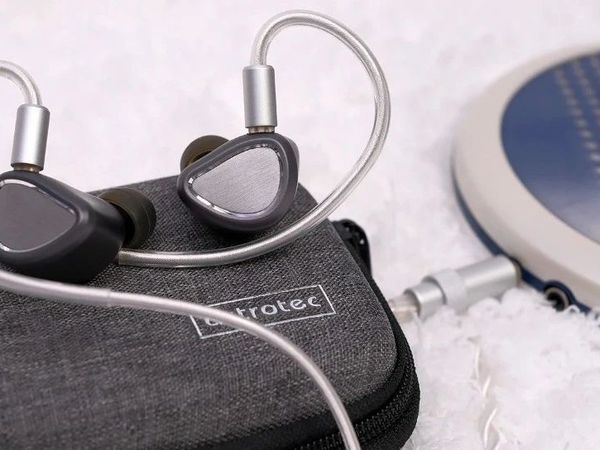 谁说耳机千元以下听个响？你得听听阿思翠阿基米德平板振膜耳机