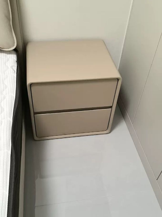 家逸床头柜