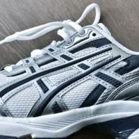 亚瑟士ASICS GEL-1090：复古老爹鞋的时尚与舒适之选👟