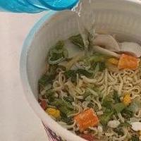 居家隔离必备：泡面 + 消毒液，特殊时期的安全感