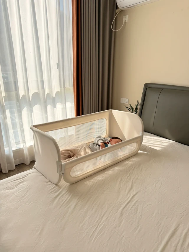 养娃一年，还是觉得这个床中床围栏太好用了！