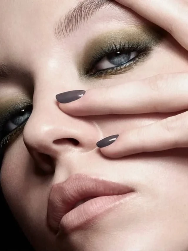 2025年西德妮·斯威尼（Sydney Sweeney）为阿玛尼美妆（Armani Beauty）开展广告宣传活动 。
西德妮·斯威尼是美国知名演员，因出演《亢奋》等剧走红 。2023年1月，阿玛尼美