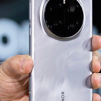荣耀打响“618价格战”！顶配旗舰跌价1330元，16GB+1TB+卫星通信