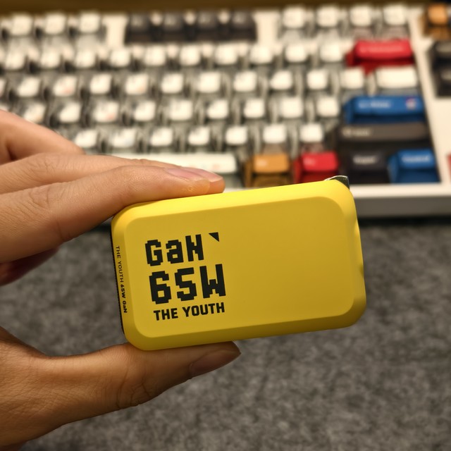 65W充电头天花板？实测满载88分钟，奥海这款充电头有点东西！