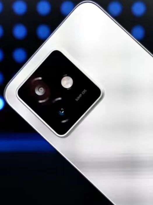 护眼党狂喜！3840Hz高频调光+80W快充，熬夜追剧不翻车