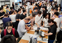 王腾晒高考之后的小米之家：被老中青三代挤爆