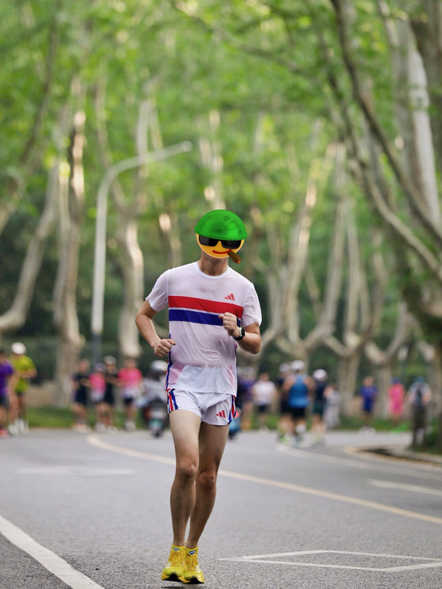 跑步就要帅—阿迪达斯复古配色跑步套装
