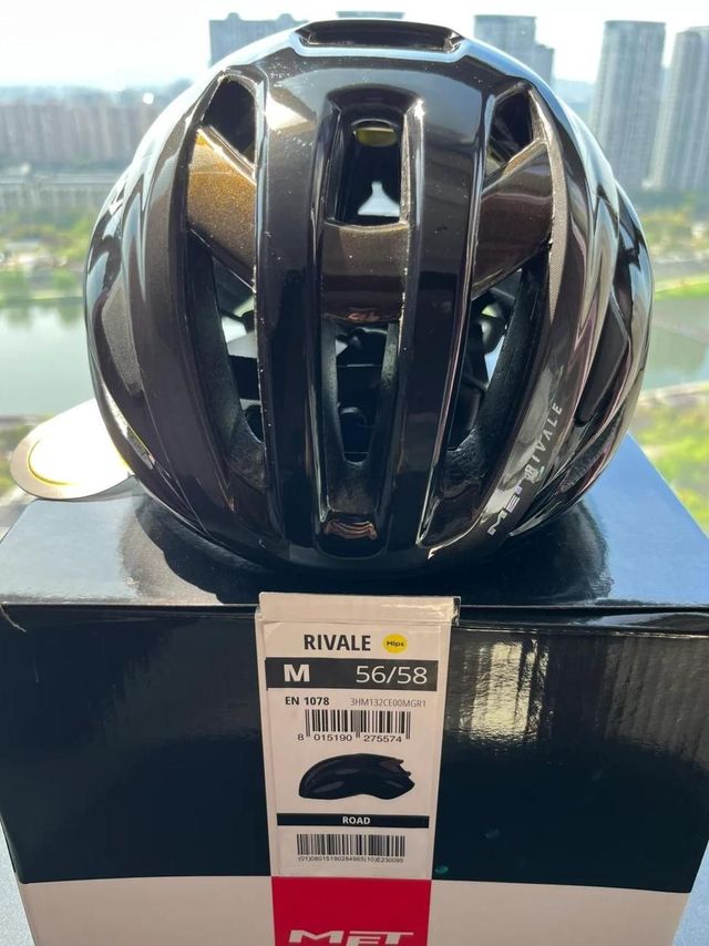 骑行新宠！同色气动头盔轻到飞起！
