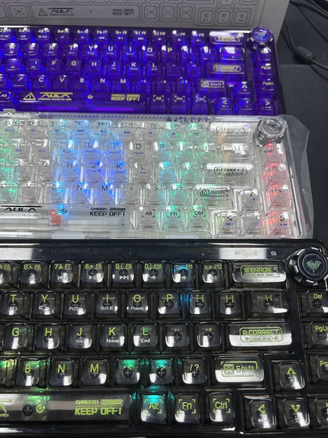 159捡漏王炸小键盘！狼蛛F68三模机械键盘