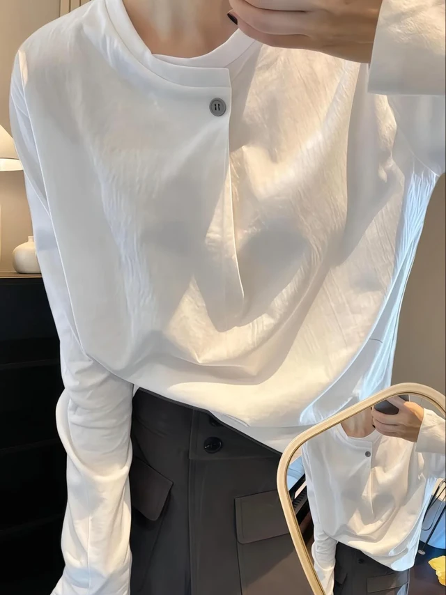 哦豁皮衣叠穿➕牛仔裤！春季氛围感拿捏～