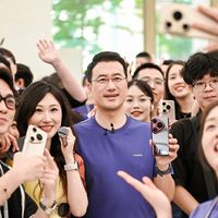 好物推荐 篇零：门店大排长龙！华为Pura 80系列首销火爆，温情服务彰显品牌魅力