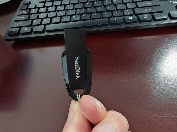 小巧便携，安全加密U盘