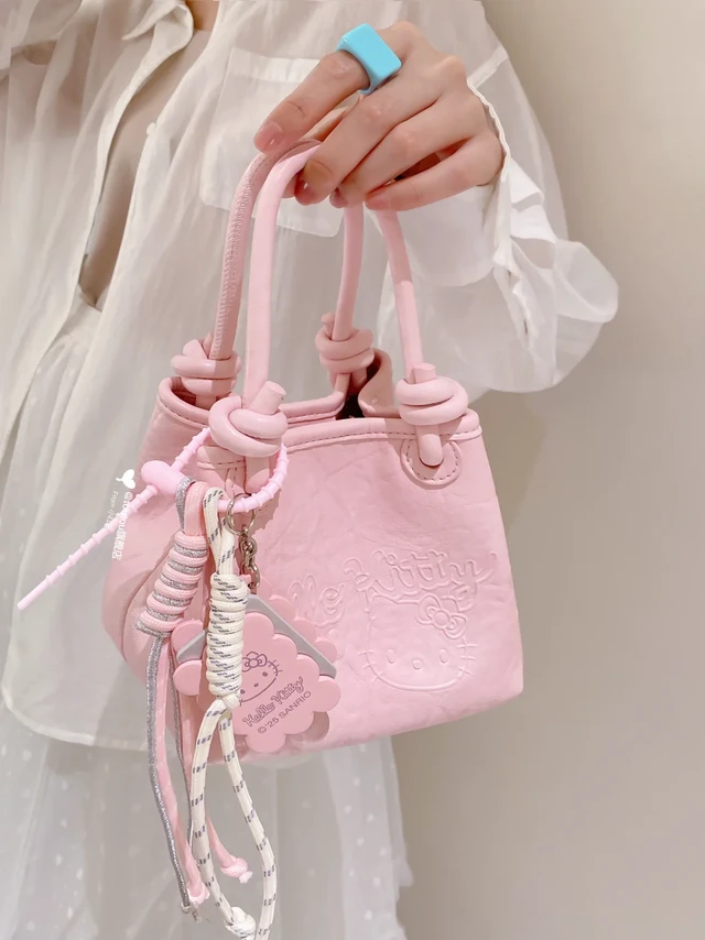 是hellokitty菜篮子耶🌸一眼就被粉嫩晕～