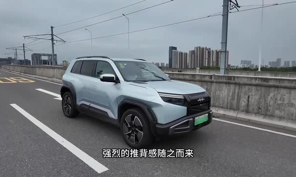 工作生活两不误，方程豹钛3无缝接驳都市与自然