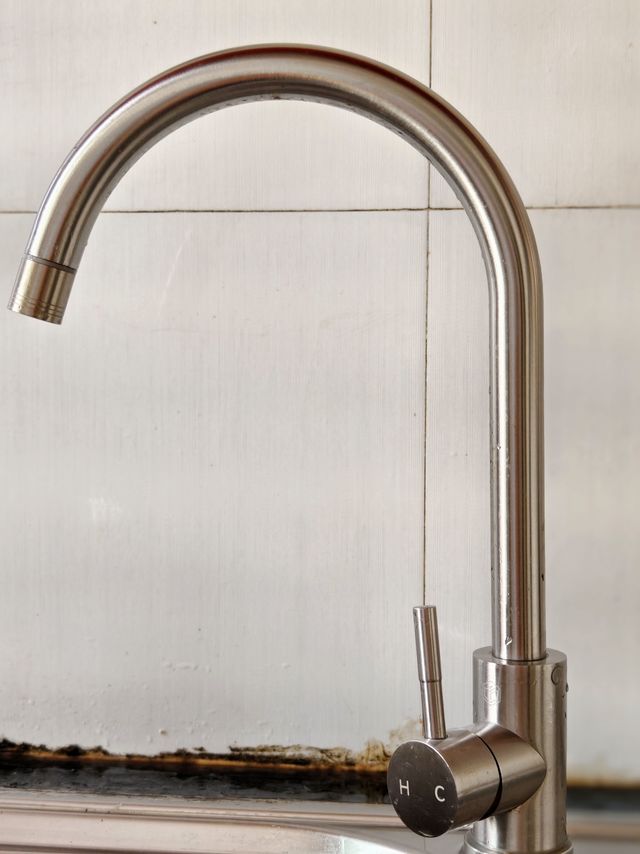 交了几千学费，水龙头现在只买京东京造，性价比不错，租客用不坏