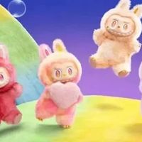 Labuubb 双语|全球疯抢的Labubu究竟有什么魔力?_什么值得买