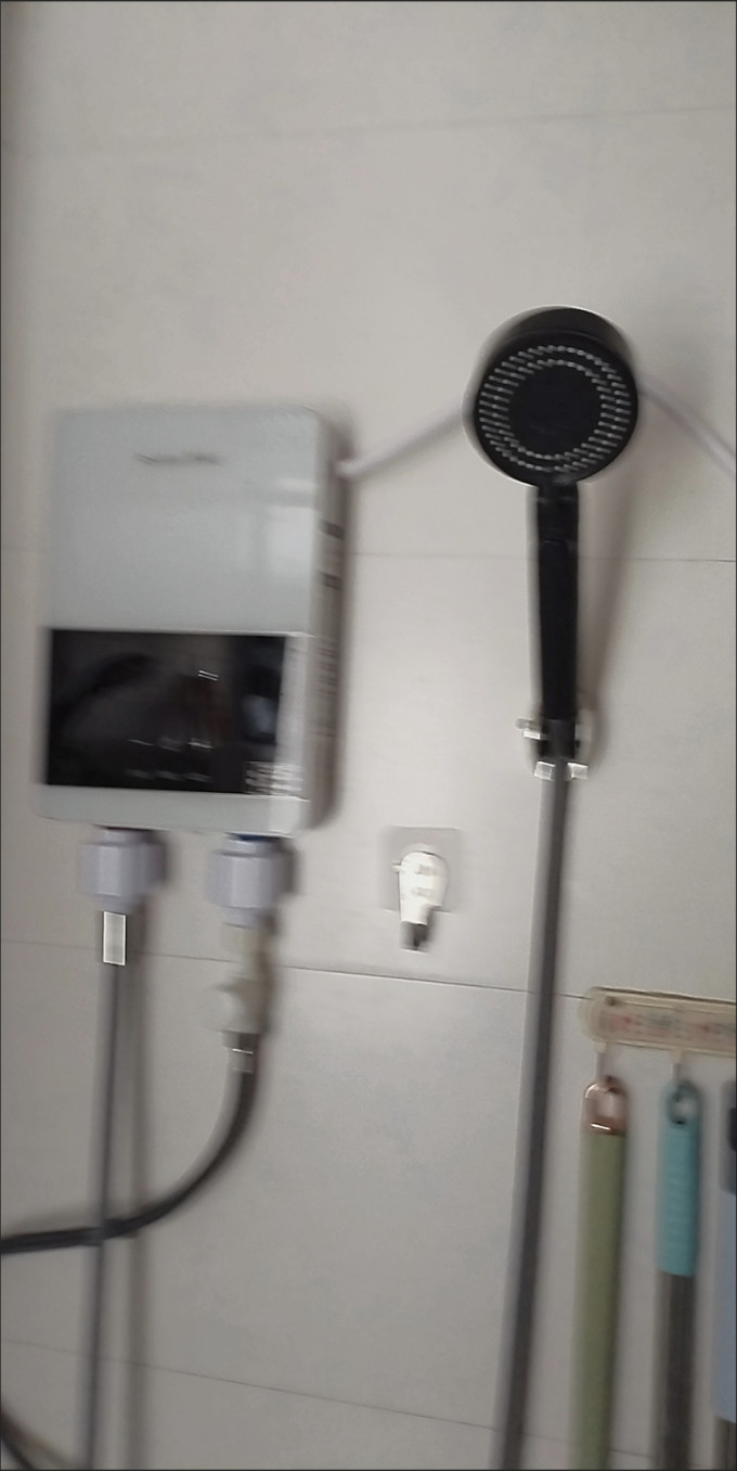 荣事达热水器