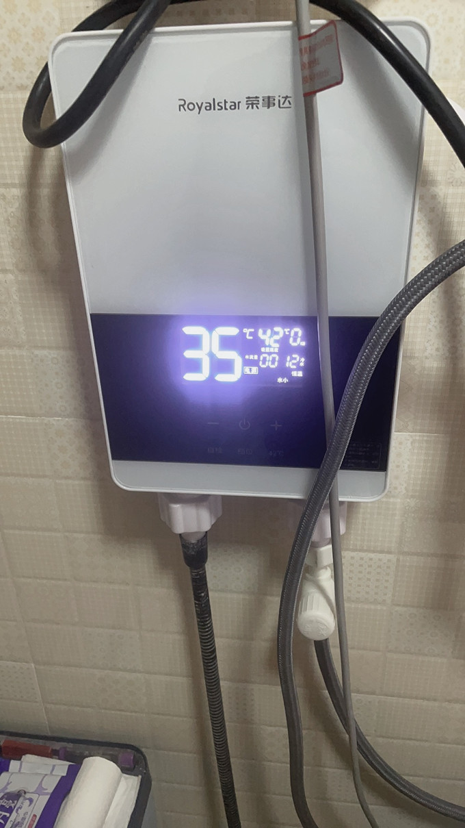 荣事达热水器