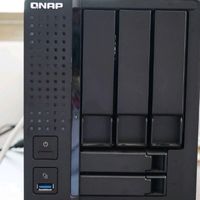 全闪存NAS的优势与应用场景分析，如低延迟、高IOPS在数据库、