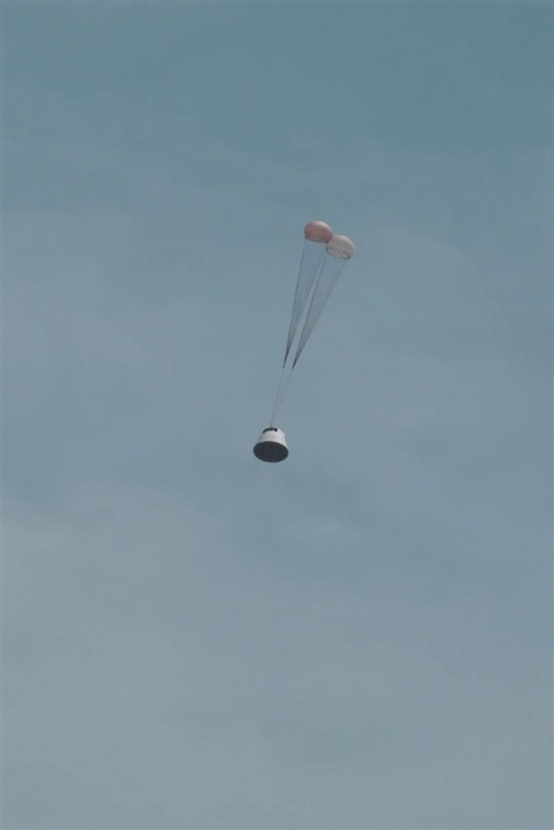 我国自研!新一代载人飞船梦舟零高度逃逸飞行试验成功