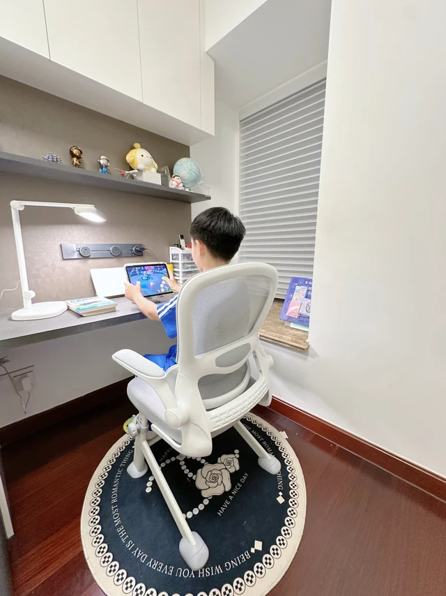 这把学习椅让我家熊孩子终于坐得住了
