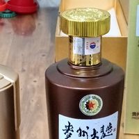 酒桌上，金钻习酒和贵大80谁更受普通人的欢迎，