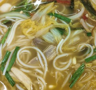 鸡汤龙须面搭配蔬菜鸡肉✔✔