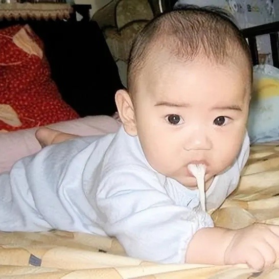 小宝宝吐奶不是病，是聪明的表现，6月龄内注意7个护理要点