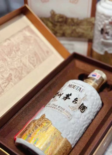 茅台盈典佳酿：酱香传奇，礼盒包装