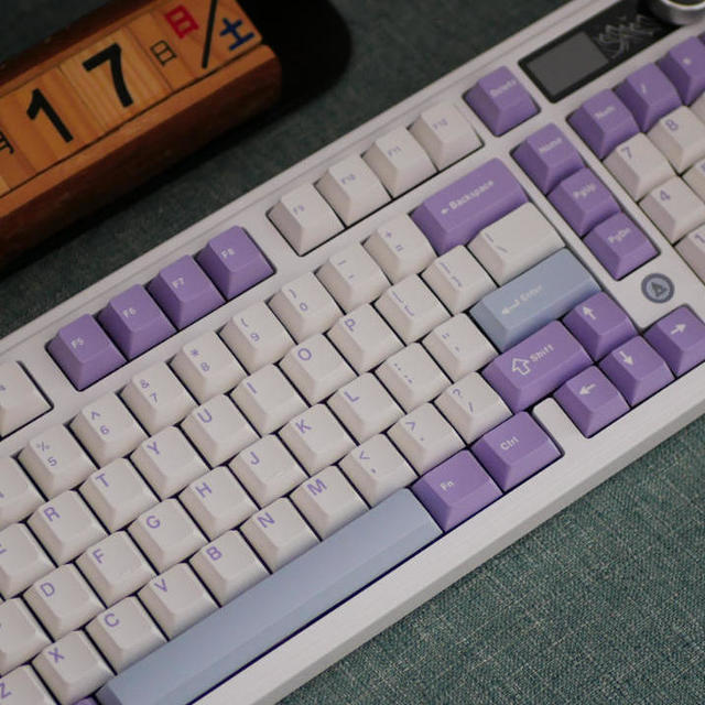 情绪价值+生产力拉满！黑爵AK980带屏三模机械键盘做到了！