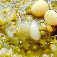 绿豆百合莲子银耳汤清热润燥