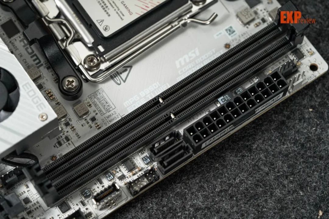 微星MPG B850I EDGE TI WIFI刀锋钛评测:设计优秀的白色ITX主板
