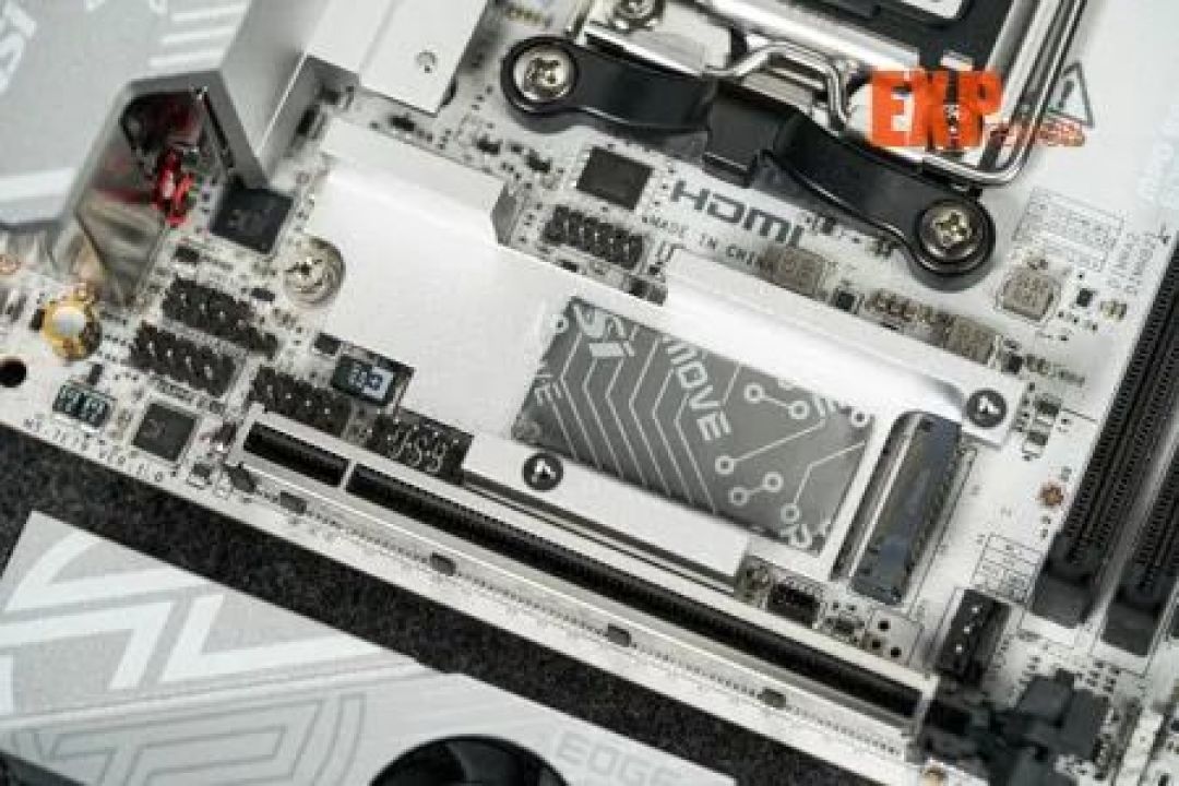 微星MPG B850I EDGE TI WIFI刀锋钛评测:设计优秀的白色ITX主板