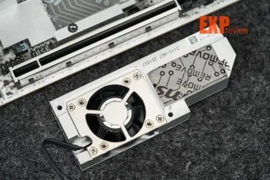 微星MPG B850I EDGE TI WIFI刀锋钛评测:设计优秀的白色ITX主板