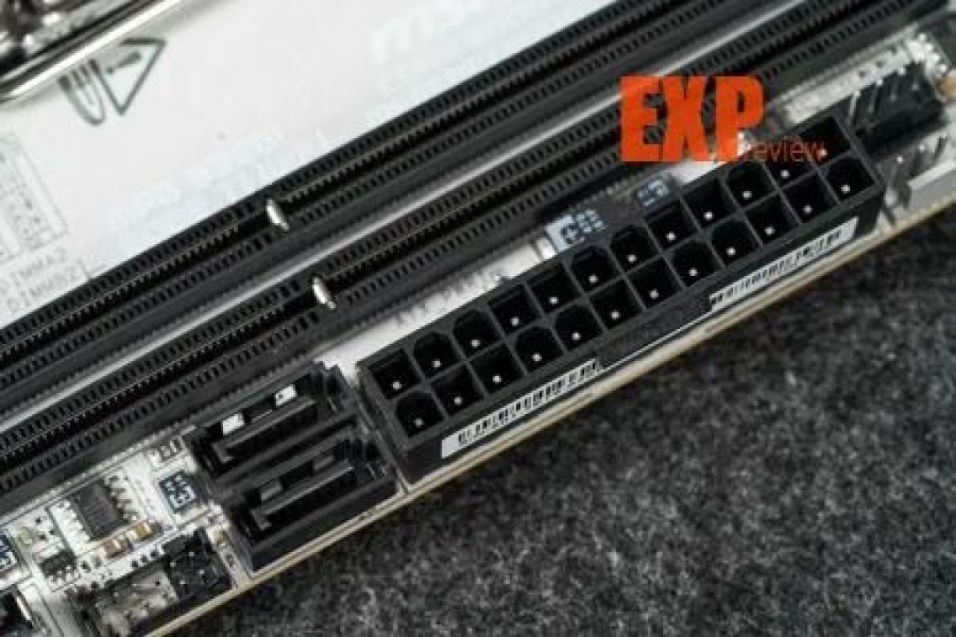 微星MPG B850I EDGE TI WIFI刀锋钛评测:设计优秀的白色ITX主板