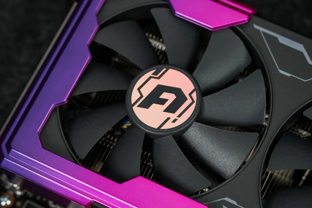 盈通RX 9060 XT游戏高手ACE OC显卡评测:新霓虹暗黑风,玩转2K新主流