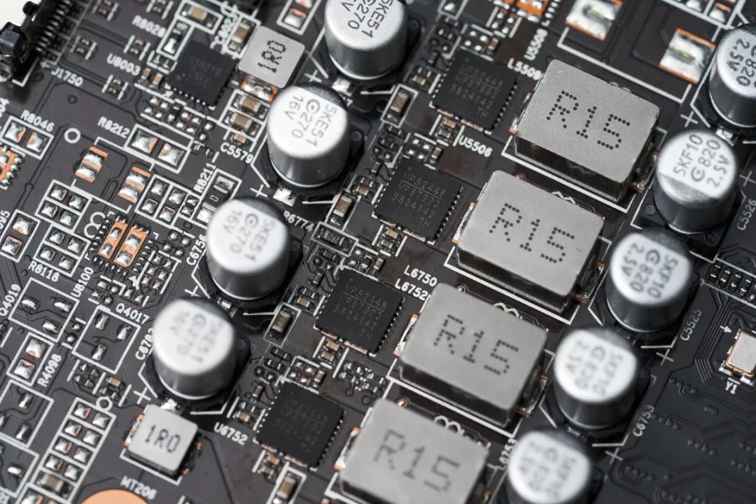 盈通RX 9060 XT游戏高手ACE OC显卡评测:新霓虹暗黑风,玩转2K新主流