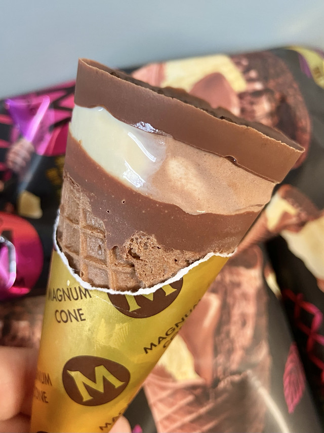 罗森4元一支的梦龙黑白巧克力甜筒简直无敌！