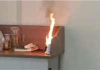 罗马仕充电宝非召回款又自燃 学生：在学校图书馆突然爆炸