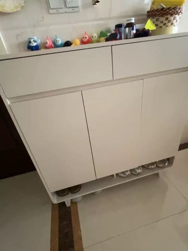 入户柜：简约实木鞋柜