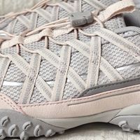FILA ECHAPPE复古跑鞋：灰粉配色，复古甜美